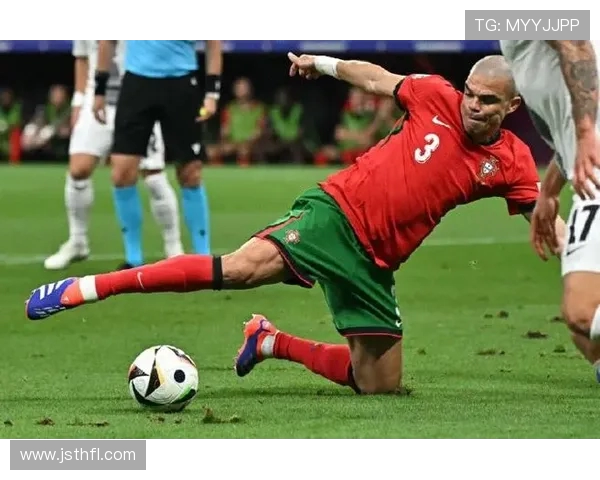 佩佩:C罗始终以身作则 葡萄牙世界杯之路不必过度关注未来 佩佩:C罗始终以身作则 葡萄牙世界杯之路不必过度关注未来